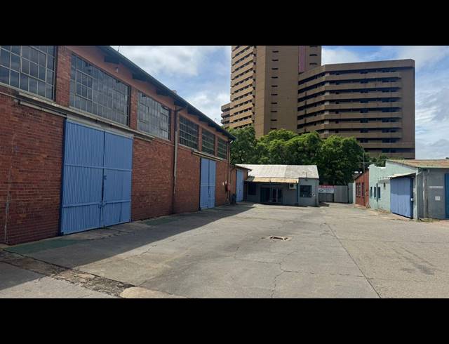 2,002M² WAREHOUSE TO LET IN PRETORIA WEST